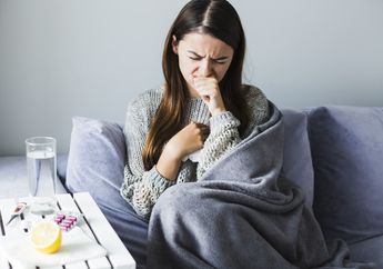 Tak Sengaja Telan Dahak saat Batuk dan Pilek, Apa Dampaknya pada Kesehatan?