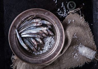 5 Daftar Makanan yang Bisa Meningkatkan Kecerdasan Otak, Salah Satunya Ikan Teri!