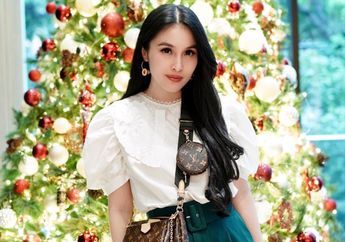Nge-Mall Pakai Hot Pants, Penampilan Imut Sandra Dewi Bikin Salfok Netizen