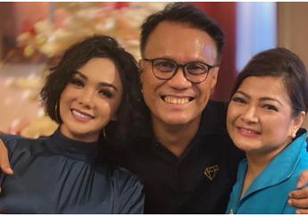 Awet Kompak dengan Mantan Meski Sudah 12 Tahun Cerai, Yuni Shara Pamer Keseruan Perayaan Natal 2020 Bareng Henry Siahaan dan Mantan Istri Pertamanya