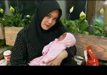 Teddy Sempat Sewot dengan Ucapan Sule Soal Hak Asuh Anaknya, Putri Delina Tampak Luwes Gendong Bayi Mendiang Lina Zubaedah, Begini Kabar Terakhirnya yang Bikin Terkejut
