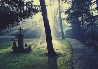 5 Arti Mimpi Diajak Pergi Orang yang Telah Meninggal, Ternyata Jadi Pertanda Ada Hal yang Ingin Disampaikan, Simak Penjelasannya