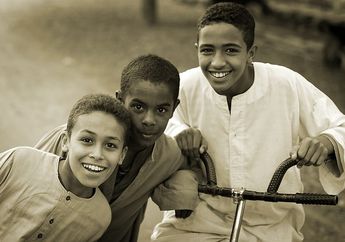 6 Arti Mimpi Bertemu Teman Lama, Jika Laki-laki Bawa Untung Gede, Bisa Jadi Tanda Bakal Dapat Cuan Melimpah