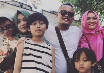 Seminggu Lalu Lina Mantan Istri Sule Terlihat Sehat dan Masih Sempat Jalan-jalan Hingga Belanja Bareng Anak-anaknya, Putri Delina Ungkap Kenapa Jarang Posting Kebersamaan dengan Sang Ibunda