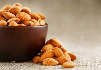 Cuma dengan Makan 4 Butir Kacang Almond Setiap Hari, Inilah Hal Menakjubkan yang Akan Terjadi Pada Tubuh Anda, Tak Perlu Lagi Minum Obat!