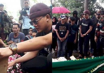 Jenazah Lina Dipindahkan ke TPU Ujungberung, Rizky Febian Tak Sanggup Menahan Tangis di Pusara Ibunya