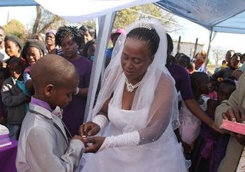 Mengaku Cinta, Bocah 9 Tahun ini Nikahi Janda Usia 62 Tahun dengan 5 Anak: Ini Dampak yang Terjadi Akibat Pernikahan Dini