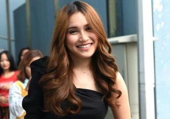 Tidak hanya Tiket Konser Tunggalnya Dibatalkan oleh Banyak Penggemar, kini Ayu Ting-ting Mengalami hal tak Mengenakkan pada salah Satu Bagian Tubuhnya jelang Event Besar dalam Kariernya!