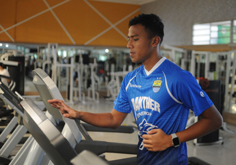 Kerinduan Teja Paku Alam Menjaga Gawang Persib Bandung