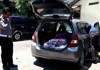 Panik Kepergok Tengah Berbuat Mesum di Parkiran Mall, Oknum PNS Ini Langsung Tancap Gas dan Tabrak Petugas Keamanan, Terungkap Isi Mobil yang Disulap Layaknya Kamar Hotel