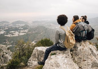 Pecinta Alam Sejati, 5 Zodiak ini Paling Senang Melakukan Kegiatan Outdoor