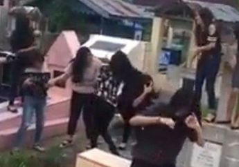 Viral, Video Sekelompok Cewek ABG yang Berjoget dan Tertawa di atas Makam, Netizen: Apa nggak Nyadar kalau Nantinya juga Bakal jadi Penghuni Kubur?