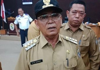  Pernah Tegasi Tunjangan Pejabat Ditahan Jika Belum Laporkan LHKPN, Bupati Pelalawan Justru Harus Menahan Pilu Saat Gendong Jenazah Anaknya, Sewa Ambulans Saja Tidak Mampu