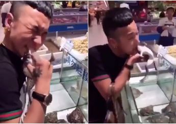 Pantas Virus Corona Mewabah, Orang Tiongkok Ini Dengan Rakusnya Makan Katak Hidup-Hidup, Kemudian Melumat Bagian Ini Dengan Lahapnya