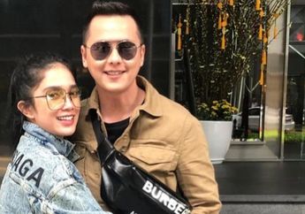 Ussy Sulistiawaty&nbsp;Sukses Hamil Berkat Jamu Macan Kerah, sang Penjual Jamu Kebanjiran Orderan!