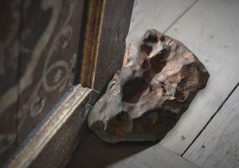 30 Tahun Gunakan Batu Meteor Sebagai Ganjalan Pintu, Pria ini Kaget Setelah Tahu Harganya Mencapai Rp1,5 Miliar!