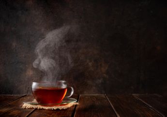 Hati-hati, Kebiasaan Minum Teh Panas Berpotensi Tingkatkan Risiko Penyakit Berbahaya ini!