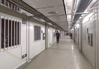 Tak Asal Jadi, Rumah Sakit Corona di China Lengkap dengan Robot Medis Super Canggih