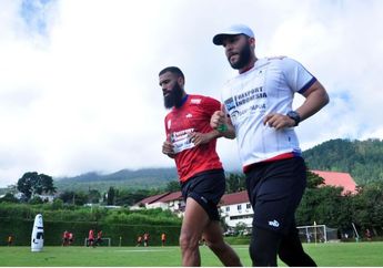 Bukan Soal Gaji, Keluarga Jadi Alasan Sylvano Comvalius Mundur dari Persipura