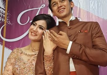 Romantis! Felicya Angelista Dilamar Sang Kekasih di Hari Ulang Tahunnya, Caesar Hito Bawakan Seserahan iPhone 11 Pro Max Hingga Sepatu Gucci