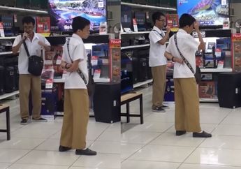 (Video) Anak Selokah Penyandang Tuna Netra Ini Bikin Takjub Pengunjung Mal dengan Suara Emasnya