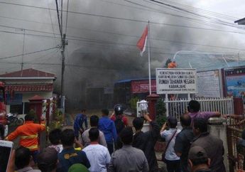Rutan Kabanjahe Terbakar Akibat Kericuhan, Diduga karena Tak Terima Teman Sesama Napi di Rantai Berhari-hari