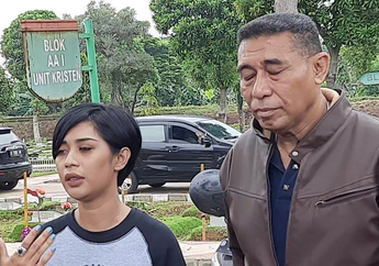 Tiba di Pemakaman untuk Lihat Proses Autopsi Sang Anak, Begini Kondisi Karen Pooroe Saksikan Proses Pembongkaran Makam