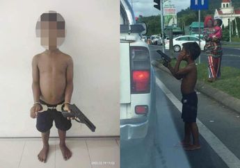 Palak Pengendara Sambil Todongkan Pistol Mainan di Lampu Merah, Bocah Polos Ini Akhirnya Diborgol Polisi