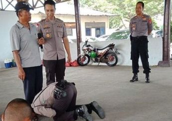 Viral Siswa Didik Polisi di Palu Ini Cium Kaki Ayahnya yang Seorang Tukang Bakso, Peserta lain Dibuat Terharu Karenanya