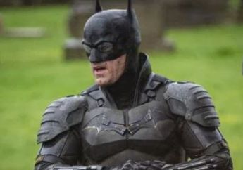 Foto Syuting The Batman Bocor, Penampakan Kostum dan Batcycle Terungkap!