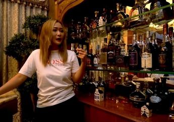 Padahal Sudah Bayar 12 ART dengan Gaji Fantastis, Artis Tajir ini Bangga Punya Suami Rela Bersih-bersih Istana Mewah Berlapis Emasnya