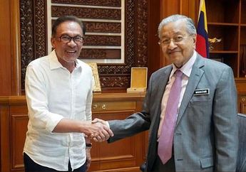 Mahathir: 'Saya Tidak Punya Masalah Dengan Anwar Ibrahim, Tanya Dia Saja Sendiri', dan Sebut Muhyiddin Tak Ada Bedanya Dengan PM Malaysia yang Ini