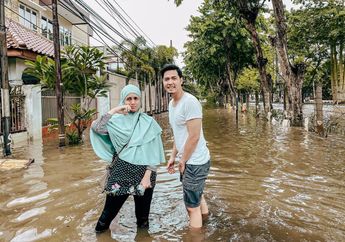 Rumah Nycta Gina Terendam Banjir 4 Kali di Tahun 2020 dan Kali Ini Harus Terpaksa Mengungsi Lantaran Air Terlalu Tinggi, Maya Septha : Astaga Semoga Cepet Surut Ya Bu, Sabar Ya Buuu..