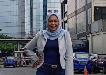 Hobi Kawin Cerai Hingga Sempat Lepas Hijab Karena Takut Sepi Job, Elly Sugigi Rela Balikan Sampai Dipoligami oleh Mantan Suaminya : Anak-anak Aku Sukanya Sama Dia..