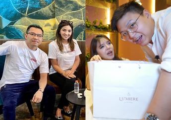 Terpukau Saat Belah Kue Baru Ashanty dan Anang Hingga Rela Rogoh Kocek Ratusan Ribu, Youtuber Kuliner: Kayak Odol!