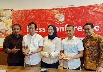 Makan Bakso, Restoran Bakso Kekinian yang Miliki Konsep Unik dengan Sajian Telur Setengah Matang!