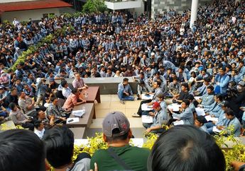Diancam Cuti dan Pindah Kampus, Mahasiswa Gunadarma Serbu dan Tuntut Rektorat  : &lsquo;Sistemku Tak Sebagus Gedungku&rsquo;