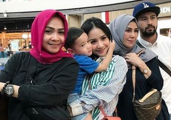 Sempat Tolak Mentah-mentah Raffi Ahmad Jadi Calon Menantunya, Rieta Amilia Bongkar Perlakuan Tak Terduga Suami Nagita Slavina Usai Sukses Persunting Putrinya
