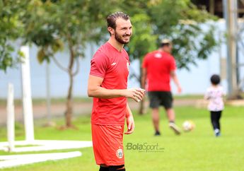 Tepis Rumor Hengkang, Marco Motta Akhirnya Muncul di Sesi Latihan Persija