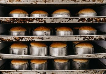 Tetap Gunakan Oven Lamamu! Begini Cara Membersihkannya