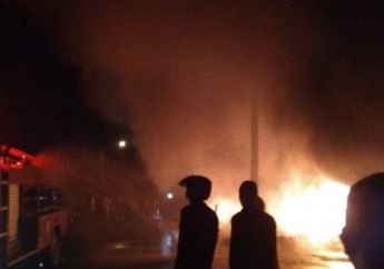 Teriak Histeris Hingga Berkali-kali Pingsan, Seorang Ibu di Batam Tak Kuasa Saksikan Anaknya Terpanggang Hidup-hidup!