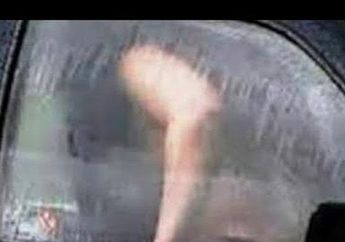 Saksikan Mobil Goyang di Parkiran Bandara Haluoleo Kendari, Petugas Ciduk Seorang Dokter dan Temukan Perawat dalam Kondisi Setengah Telanjang!