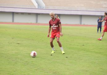 Jadwal Kompetisi Masih Belum Jelas, Raphael Maitimo Mulai Resah