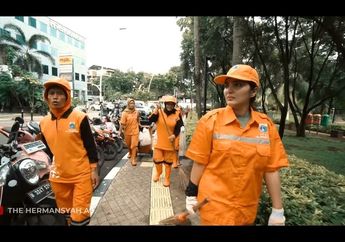 Dinyinyirin Netizen Gegara Ogah Jabat Tangan, Ashanty Mau Tak Mau Terpaksa Salaman dengan Petugas Kebersihan: Saya Nggak Bisa Apa-apa