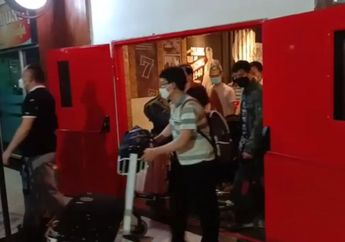 Fakta Sebenarnya Dibalik Viralnya Video Puluhan WNA asal China Datang di Bandara Haluoleo Kendari