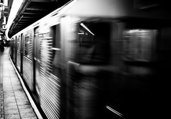 Sampai Ada yang Dijuluki 'Stasiun Hantu' Saking Mengerikannya, Inilah 5 Stasiun Kereta Api Paling Seram di Dunia, Ingin Coba ke Sana?