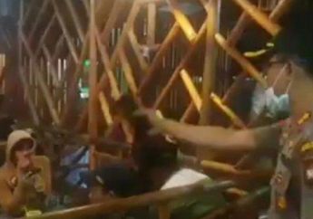 Bubarkan Kerumunan Demi Pencegahan Virus Corona Sampai Bersedia Sujud, Polisi Ini Malah Jadi Bahan Tertawa Ratusan Pengunjung Kafe