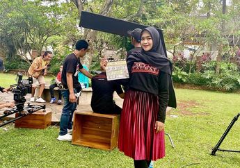 Disemprot Desainer Kondang karena Syuting di Tengah Wabah Corona, Ria Ricis Dibela Sang Manajer: Selama Tidak Mengganggu Jalanan Diizinkan Sih!