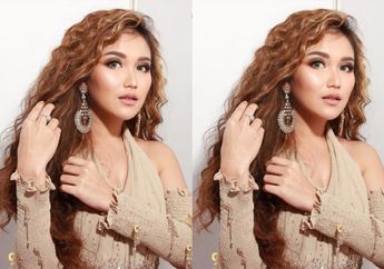 Pancing Reaksi Netizen, Ayu Ting Ting Kembali Pakai Gelang Anti Virus Meski Kalung Anti Virus yang Sebelumnya Ia Gunakan Telah Terbukti Hoax