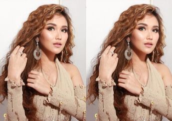 Pamer Perut Seksi di Bawah Terik Matahari, Ayu Ting Ting Asyik Berolahraga dalam Balutan Bikini Saat Isolasi Mandiri